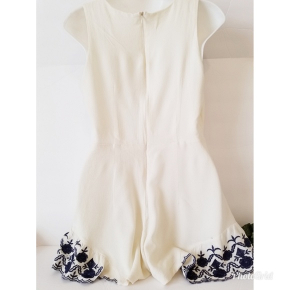 Promesa White Embroidered Blue Flower Romper - Picture 3 of 6